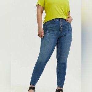 Torrid Sky High Skinny Jean Premium Stretch Light Wash With Button On Fly 16R